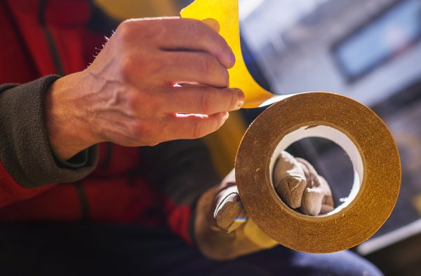 Le pouvoir du double face puissant : fixations invisibles réussies