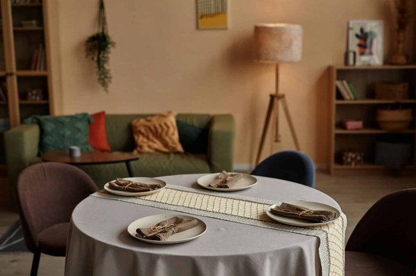 Table ronde extensible : l'équilibre entre convivialité et raffinement